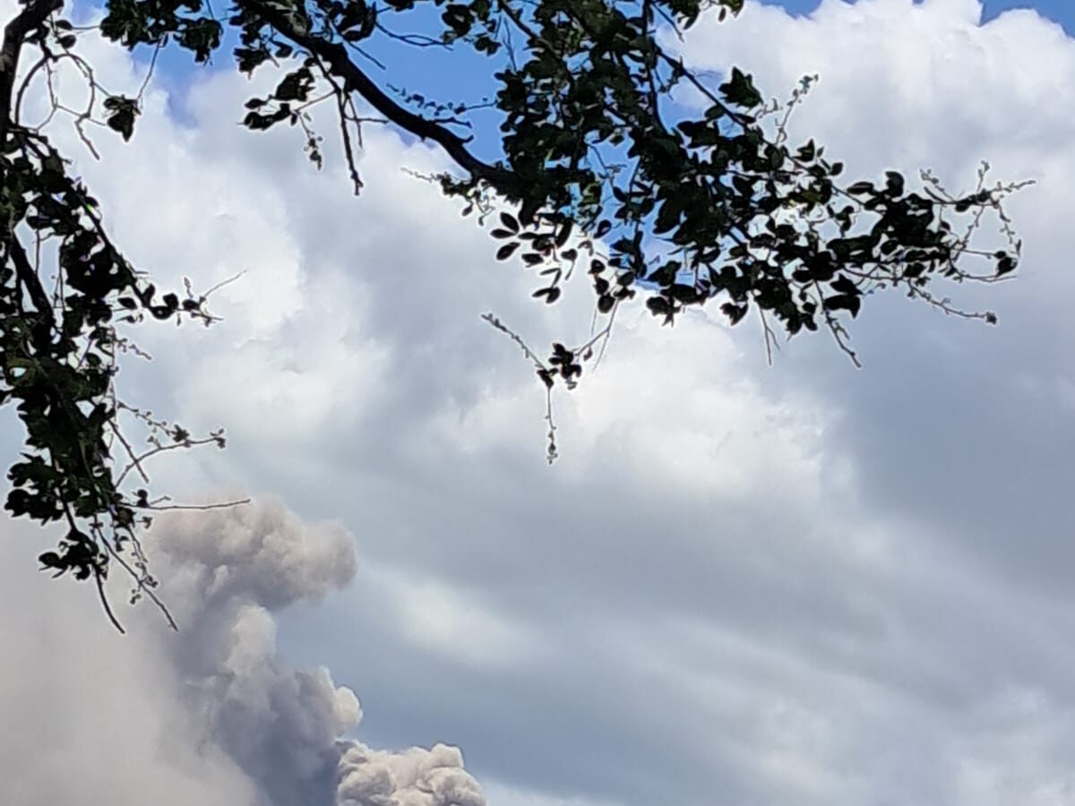 Volcán Telica lanza columna de cenizas de 200 metros sin causar incidencias