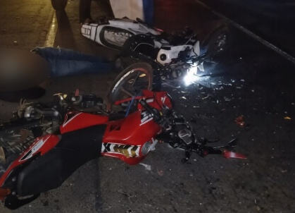 Un muerto y dos heridos, entre ellos una embarazada, tras choque frontal de motocicletas