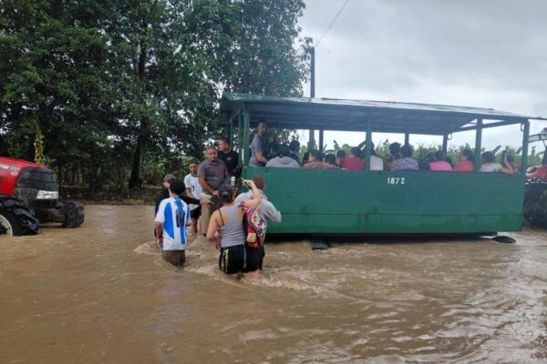 En Costa Rica se amplía a 934 los centros que no tendrán clases este lunes por las lluvias