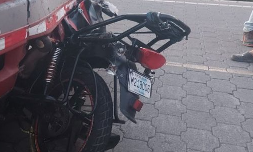Choque frontal entre moto y rastra cobra la vida de un joven en San Francisco Libre