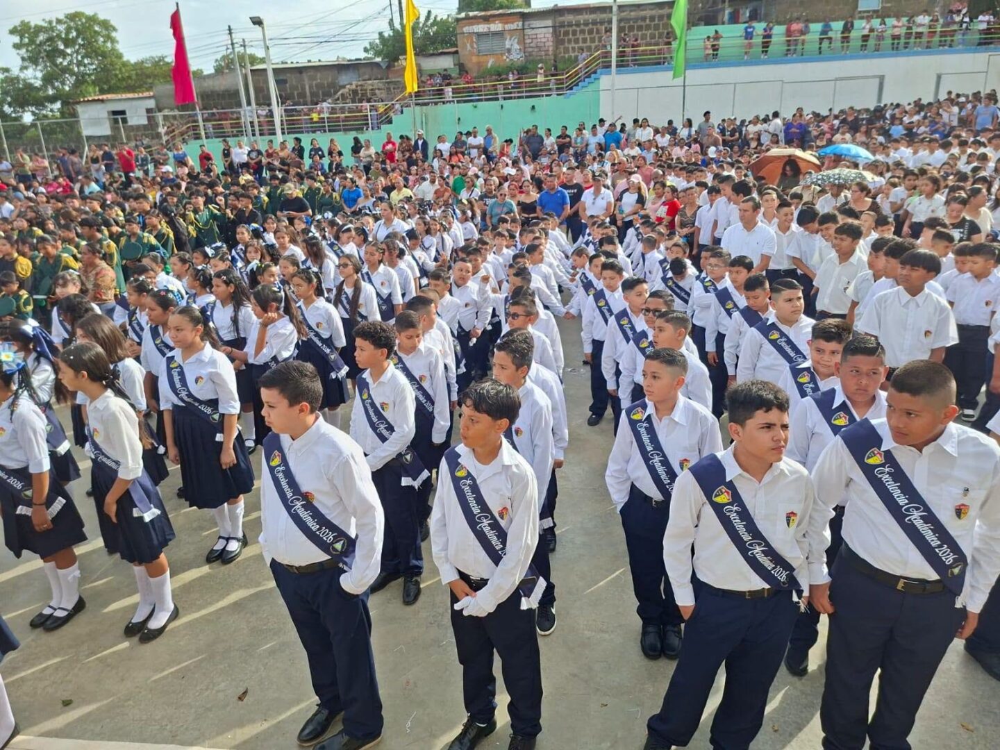 Fiestas Patrias inician con desfiles escolares en todo el país