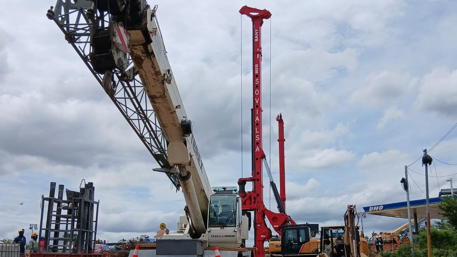 Avanza en 11 % la construcción del Tramo II y III de la Pista Héroes de la Insurrección
