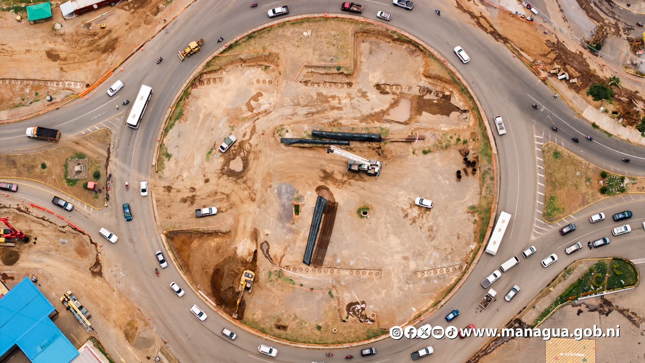 Alcaldía garantiza circulación vial, empleos y protección al medio ambiente en construcción de Pista Héroes de la Insurrección