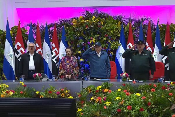 Comandatarios de Nicaragua, presiden acto conmemorativo del 46 aniversario de fundación de la Naval