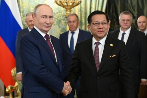 Putin se reúne con su homólogo de Myanmar para impulsar la cooperación bilateral