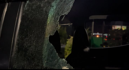 Cuatro delincuentes en moto roban equipos con valor de U$14 mil en Plaza Familiar