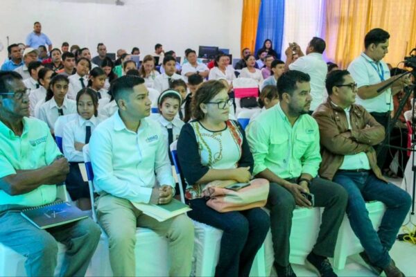 Presentan 171 estudios científicos en festival de investigación en Ocotal