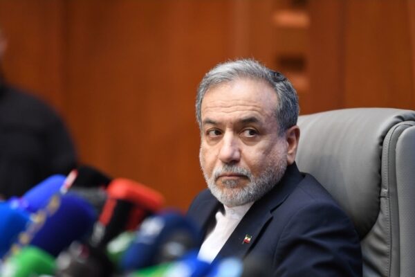 Irán da tajante respuesta al anuncio de Trump sobre la “operación económica más devastadora” en su contra