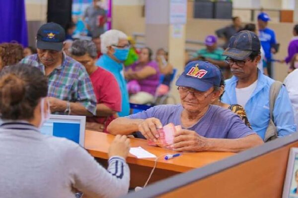 Gobierno desembolsará más de C$2,400 millones para el pago pensiones esta semana