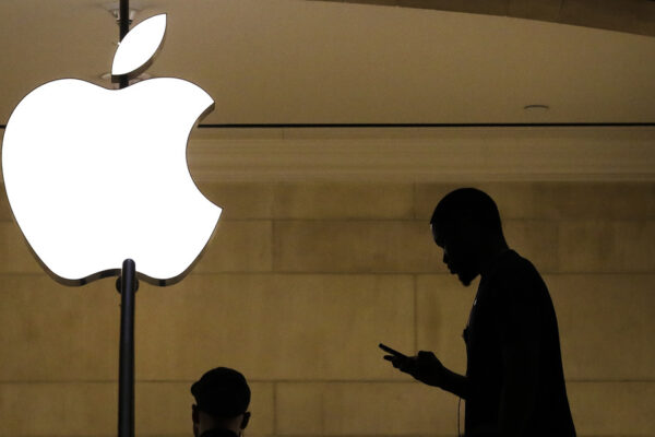 El vínculo secreto entre Apple y la CIA