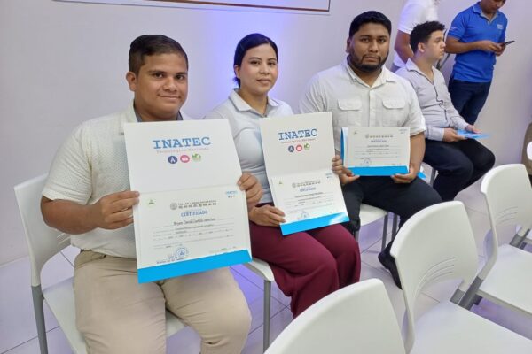 Taller Luban Nicaragua entrega certificados a sus primeros egresados de carreras tecnológicas