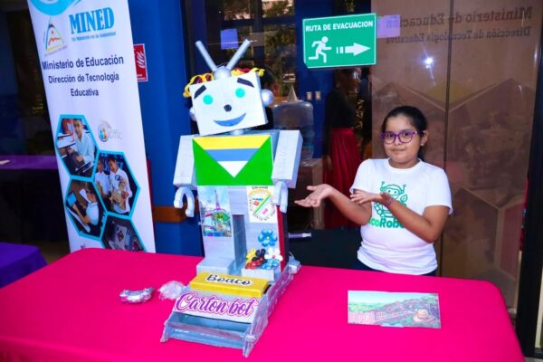 Estudiantes de primaria impulsan la conciencia ambiental en el Encuentro Nacional EcoRobots en Acción