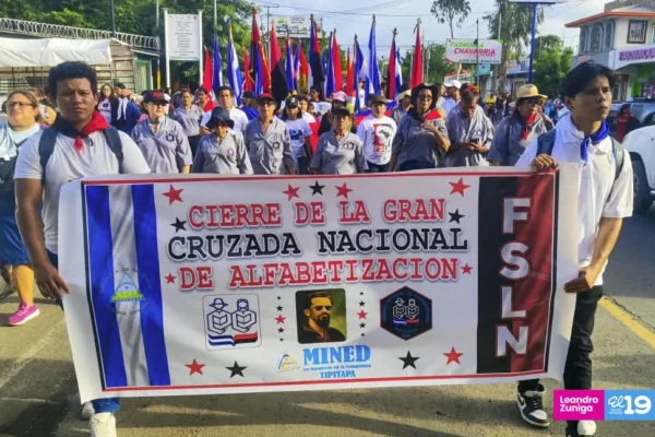 Masivos desfiles escolares en toda Nicaragua en homenaje a la Cruzada Nacional de Alfabetización