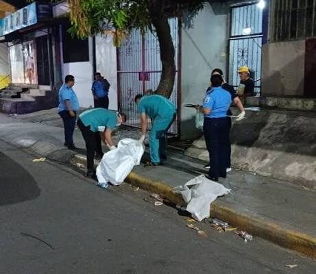 Desconocido es encontrado sin vida en una acera cerca del hospital La Mascota