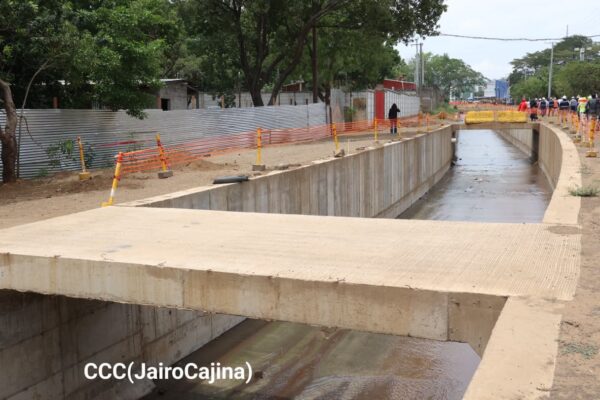 Obras de drenaje en la Pista Héroes de la Insurrección alcanzan el 72% de avance