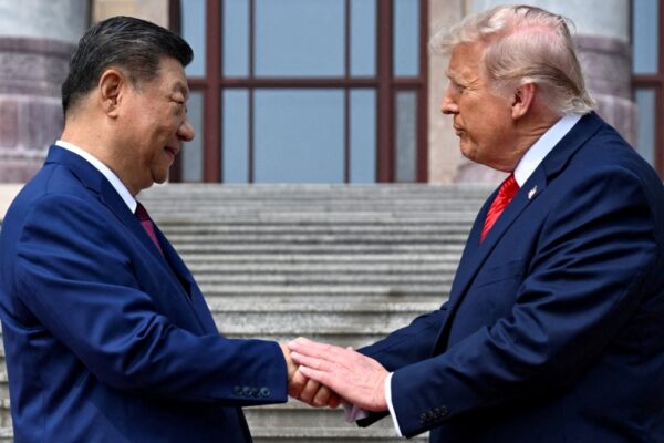 EE.UU planea golpe arancelario a China previo a cumbre entre Trump y Xi