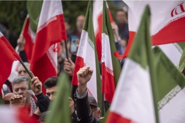EE.UU ofrece millonaria recompensa por información sobre comandantes iraníes