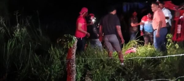 Cinco lesionados deja vuelco de camioneta en Chontales
