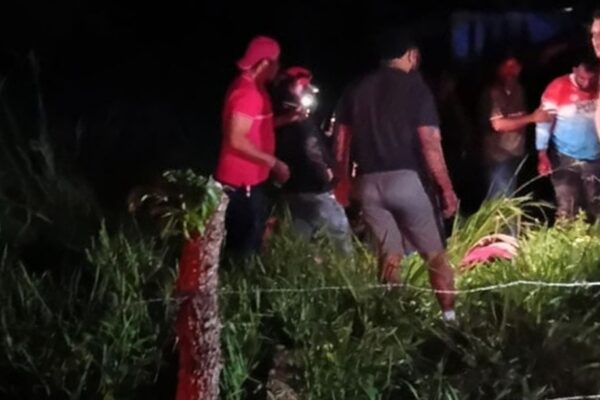 Cinco lesionados deja vuelco de camioneta en Chontales
