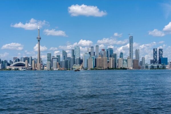 Primer ministro canadiense reacciona al renombramiento del lago Ontario por Trump