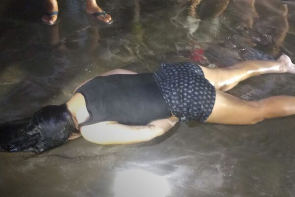 Hallan sin vida a mujer arrastrada por corriente marina en playa Los Clavos, en El Viejo