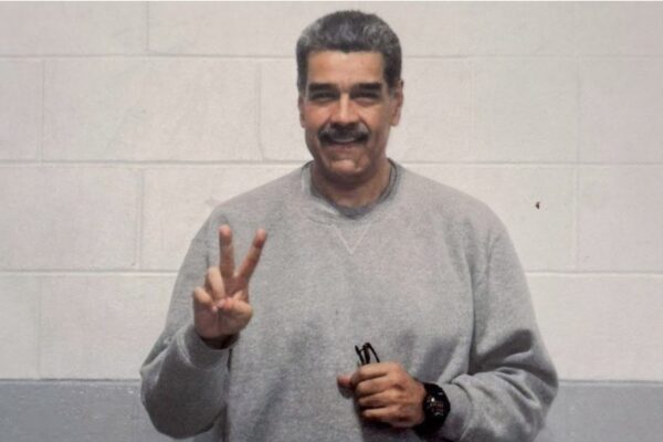 Publican fotos de Maduro con un mensaje desde la cárcel