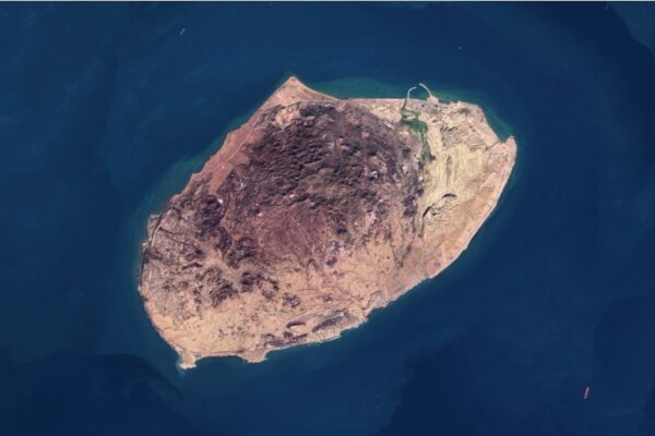 Un ataque de EE.UU. contra una isla iraní deja muertos y heridos