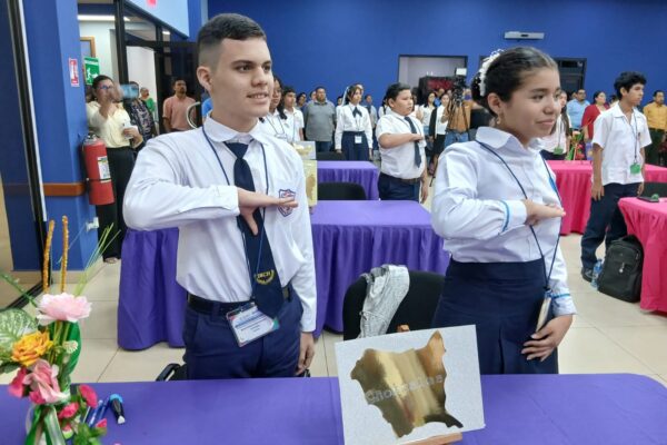 MINED celebra la fase final de las Olimpiadas de Matemática con el protagonismo de 38 jóvenes