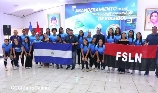 Abanderan a selecciones de voleibol sala que competirán en torneos internacionales