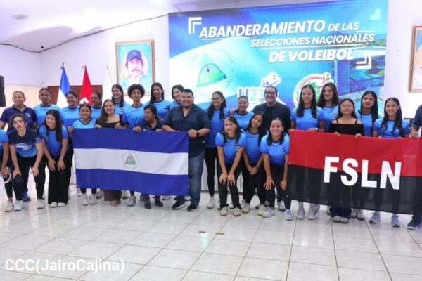 Abanderan a selecciones de voleibol de sala que competirán en torneos internacionales