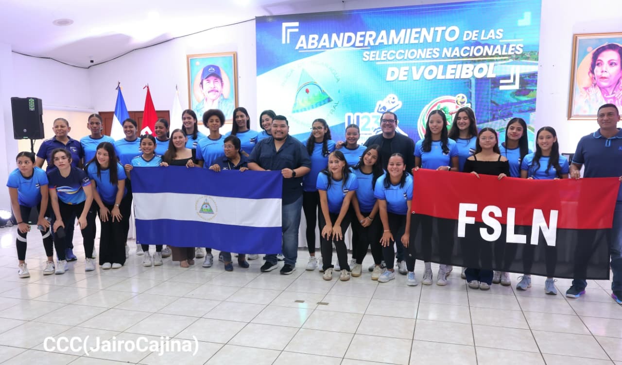 Abanderan a selecciones de voleibol sala que competirán en torneos internacionales