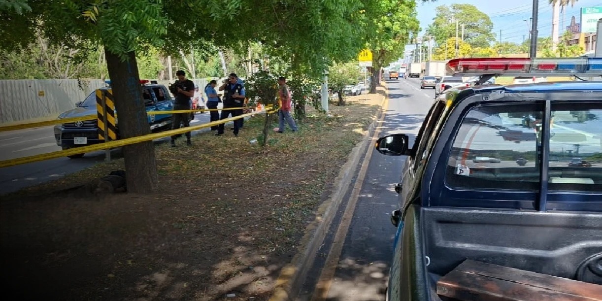 Encuentran sin vida a hombre en bulevar de la Carretera Norte