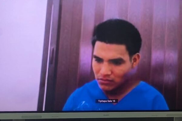 Condenan a hombre por asaltar con cuchillo a un taxista en Managua