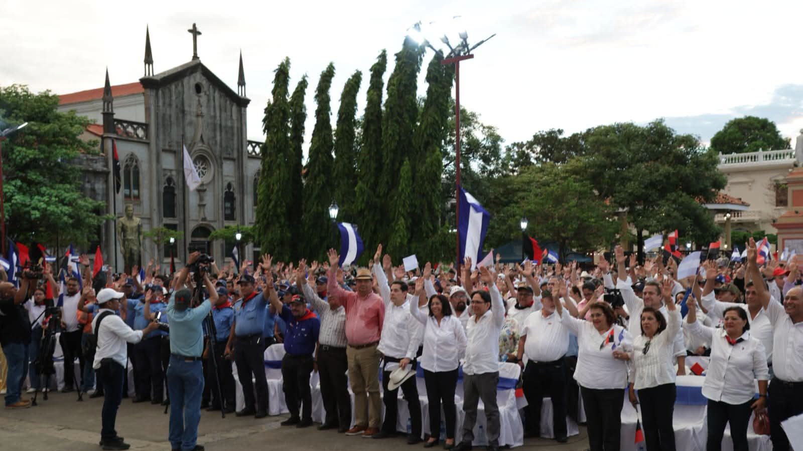 Pueblo Presidente y Parlamento aprueban por unanimidad reforma constitucional