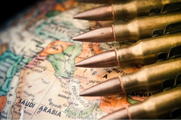 “Expulsen a EE.UU o enfrentarán una respuesta aplastante”: el ultimátum de Irán a países árabes