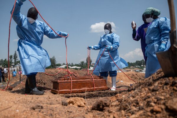 El brote de ébola en Congo deja más de 3.000 muertos y sigue expandiéndose