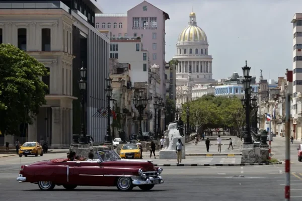 Bloqueo de Estados Unidos provocó drástica caída del turismo en Cuba