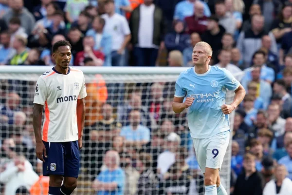 Haaland marca de nuevo y el Manchester City mantiene su inicio perfecto en la Premier League