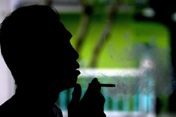 Revelan la alarmante cifra de personas que son fumadores pasivos en el mundo