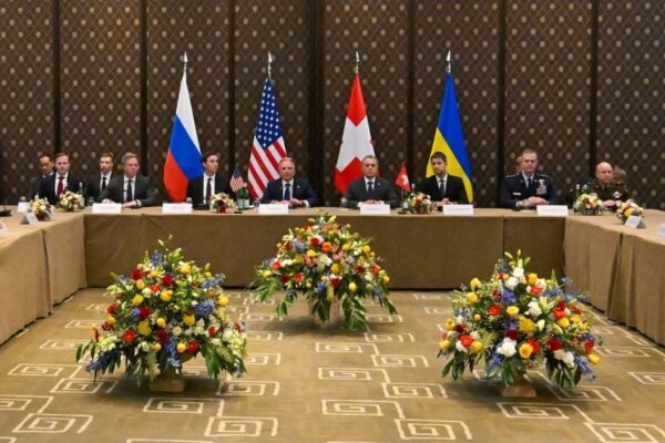 Kremlin: Cuanto más se retrasen las negociaciones, peores serán las condiciones de paz para Kiev