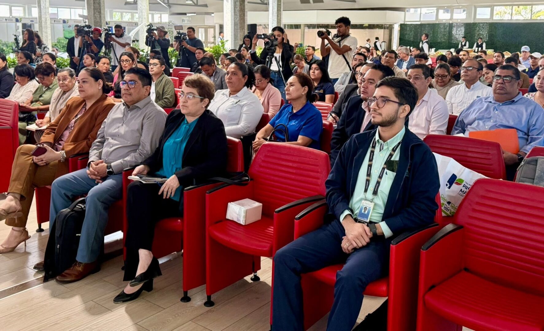Más de 100 empresas participaron en el foro nacional de Producción Más Limpia
