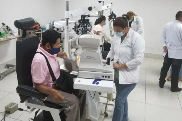 MINSA impulsa cirugías oftalmológicas y obras hospitalarias con respaldo del Exim Bank de la India