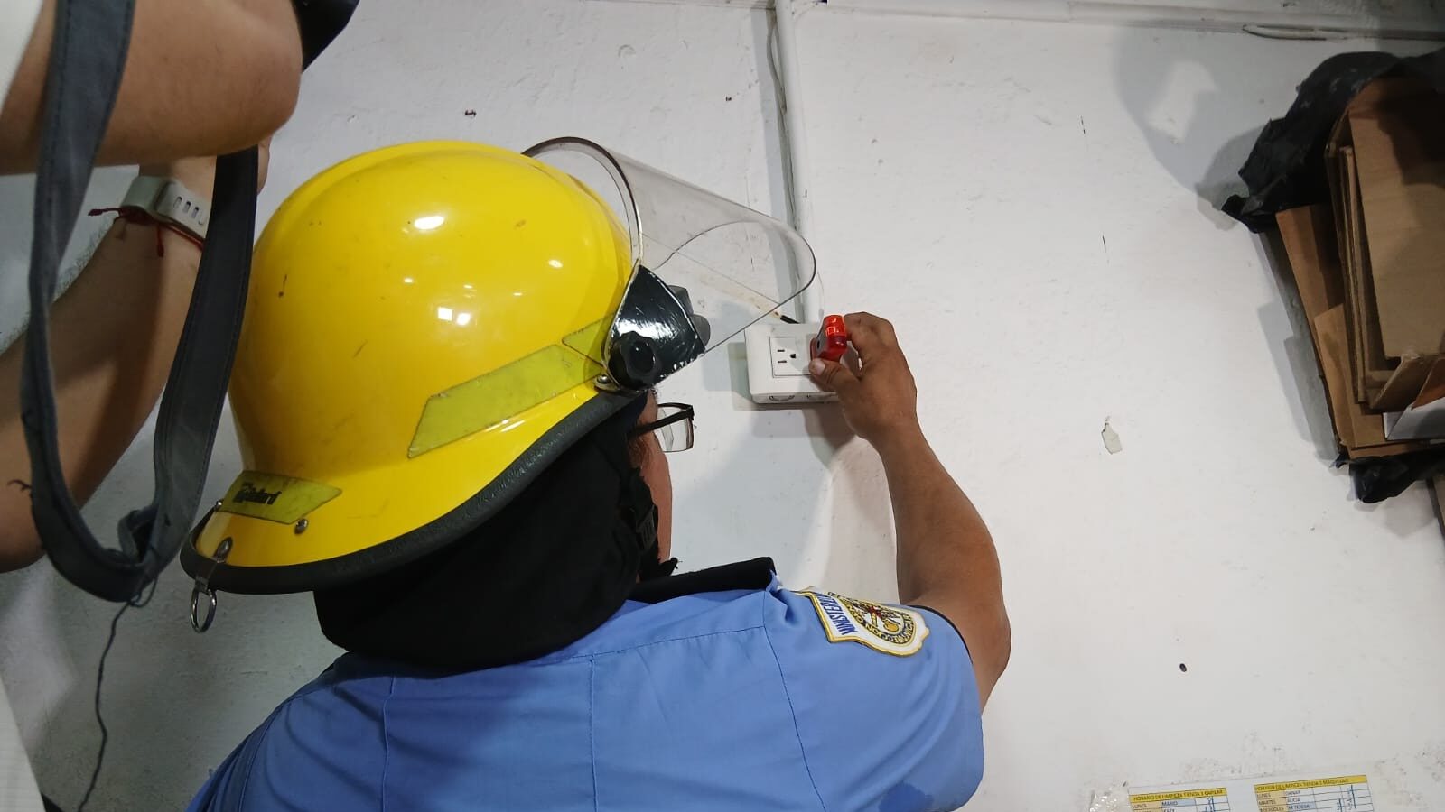 Evalúan sistemas eléctricos y medidas de prevención contra incendio en el Mercado Roberto Huembes
