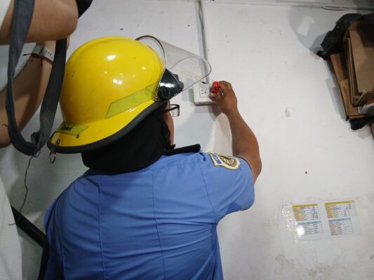 Evalúan sistemas eléctricos y medidas de prevención contra incendio en el Mercado Roberto Huembes