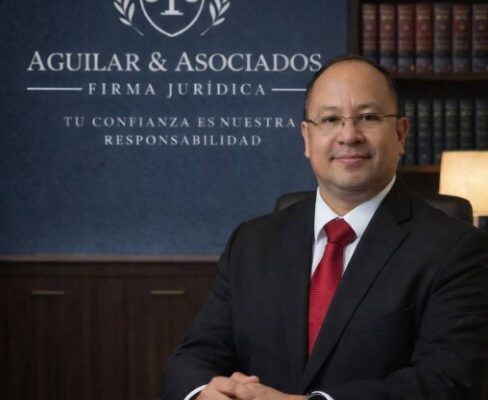 Abogado Edén Aguilar analiza la vía legal ante delitos sexuales de larga data y contaminación en zonas residenciales