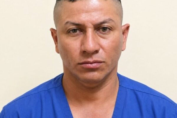A juicio por homicidio tras seis años prófugo: lo acusan de matar a un hombre por negarse a invitarle licor