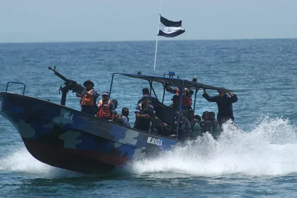 Continúa búsqueda de cinco pescadores que naufragaron en Masachapa