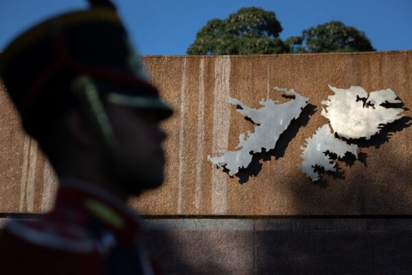 China apoya el reclamo de Argentina sobre Malvinas en plena escalada diplomática con Reino Unido