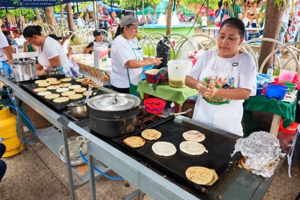 El Salvador y Nicaragua fortalece lazos diplomáticos y culturales en el Festival del Loroco