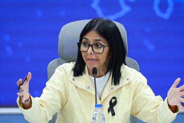 “¿A quién iban a invitar, pues?”: Diosdado Cabello destaca presencia de Delcy Rodríguez en la ONU